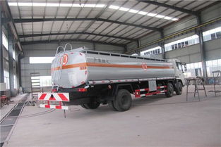 東營東風天錦小三軸加油運油車 專業(yè)選擇與卓越性能解析